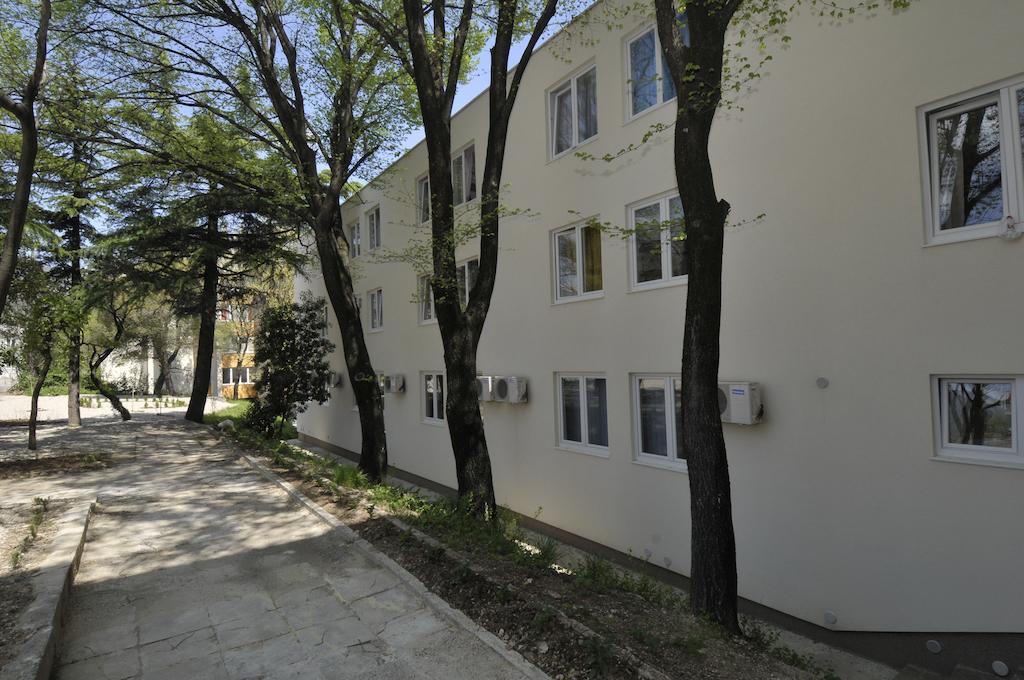 Hostel Studentski Centar מוסטר מראה חיצוני תמונה
