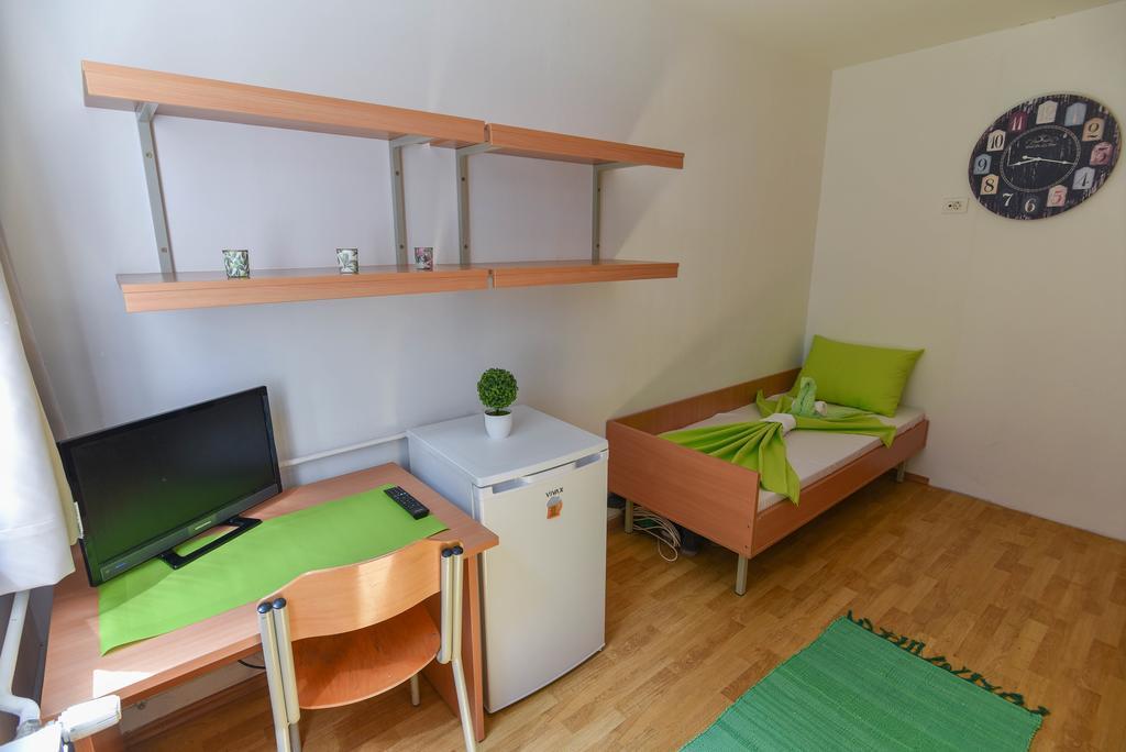 Hostel Studentski Centar מוסטר מראה חיצוני תמונה